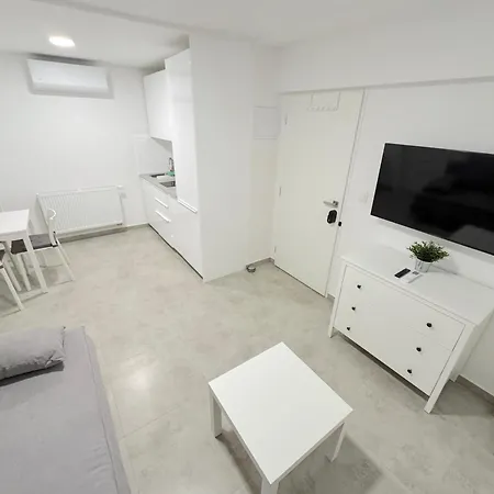 Krasny - 5 V Blizkosti Centra Apartment *